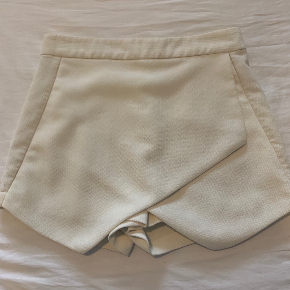 Mini White skort